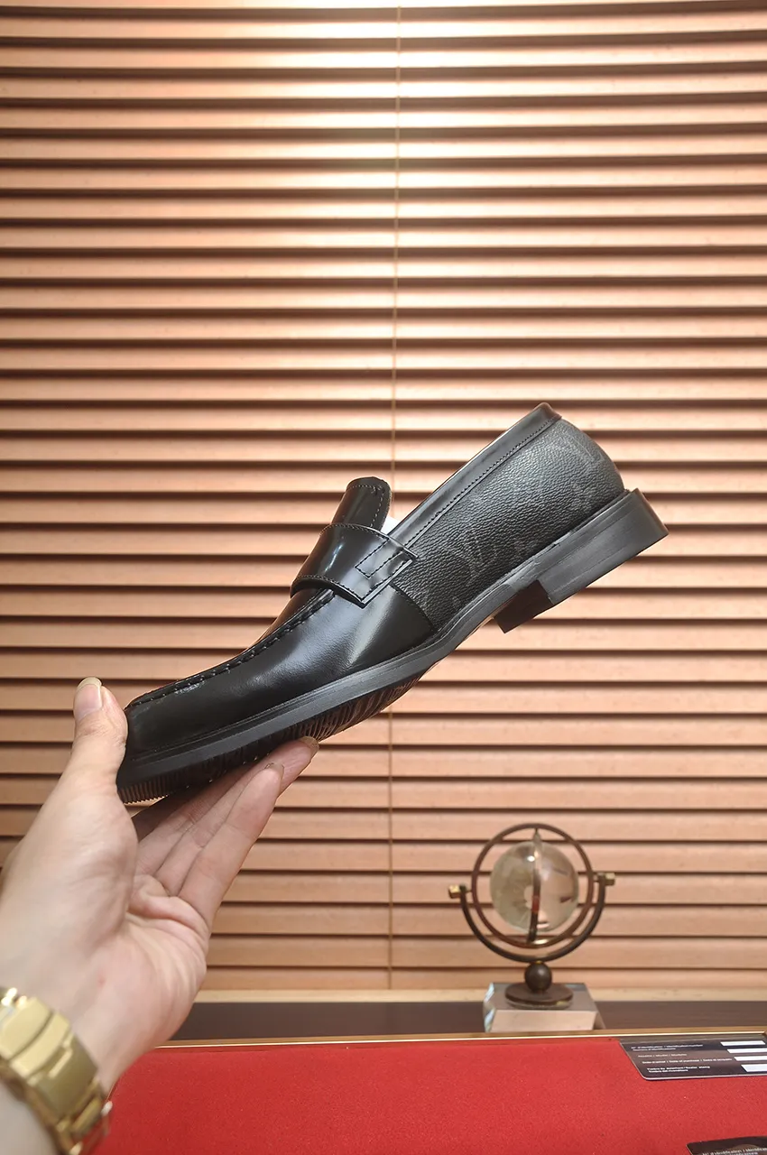 Men's men's shoes 💰460💶 [LV] (original single cowhide lining) 🍀LV's latest genuine leather business suit shoes are launched simultaneously on the official website. The first-layer cowhide imported from Italy is made of heavy gold, 💥1:1 rubber outsole from the official website. Versatile to wear, high-end without losing class, and the color combination is extraordinary. This four-season style is alluring when worn on your feet, showing off your big-name flair. Standard code 38-45 (45 customized)